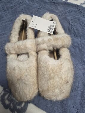 H&M Faux Fur Slip-On Flats - Beige